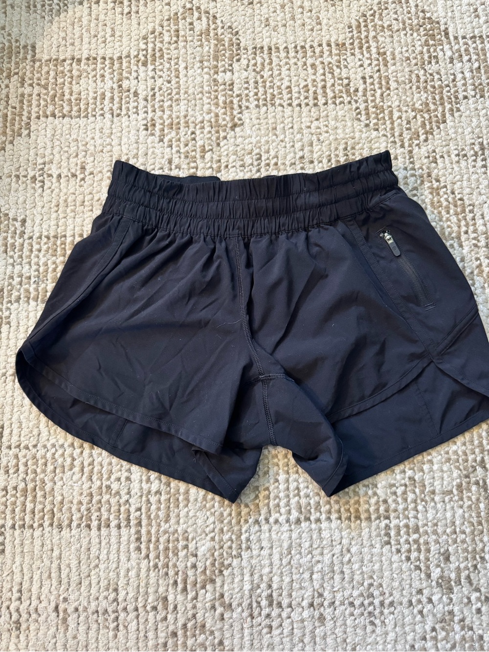Lululemon Tracker Shorts sz 8